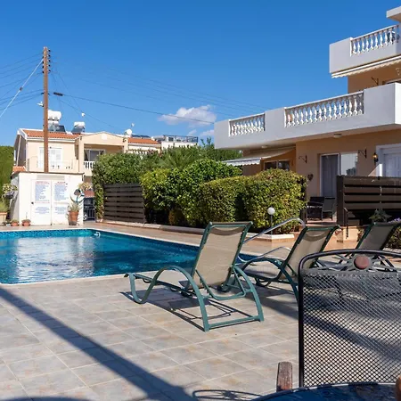 アパート A Two Bedroom Pool-side In