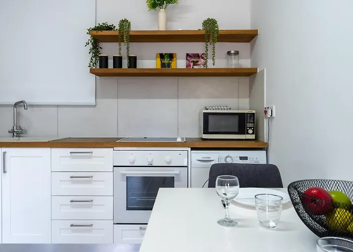 Lejlighed A Two Bedroom Pool-side In Paphos