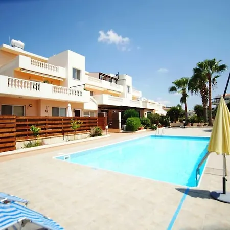 Apartman Pool-side 2 Bedroom In Paphos