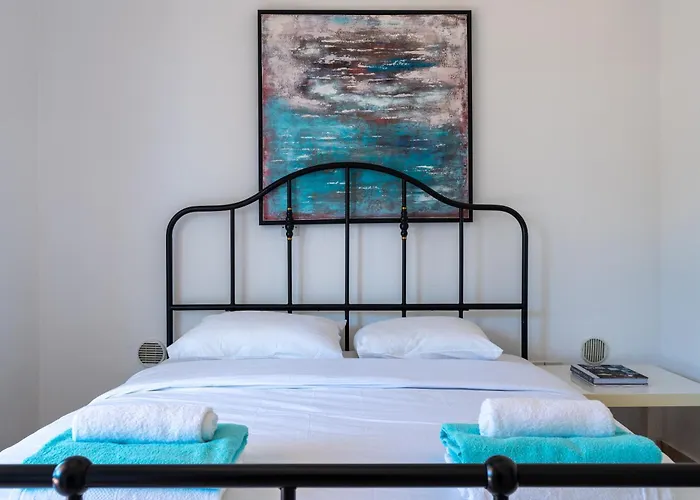 A Two Bedroom Pool-side In بافوس