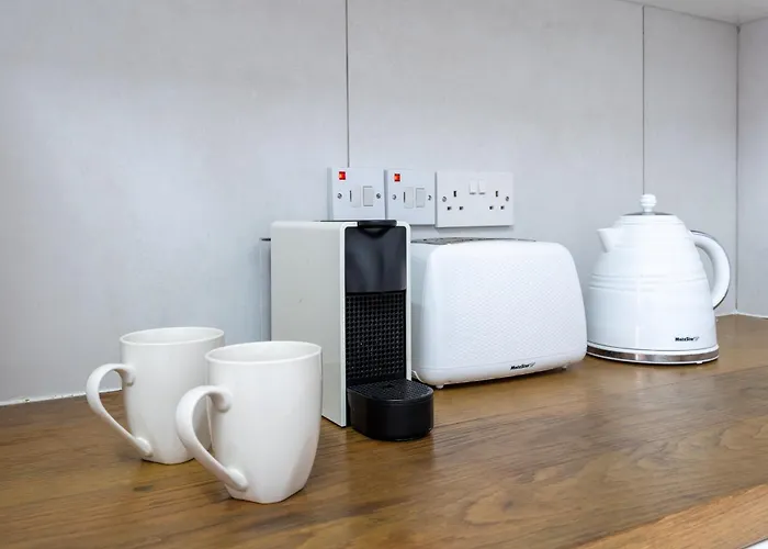 شقة A Two Bedroom Pool-side In