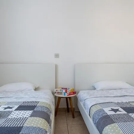 A Two Bedroom Pool-side In * Πάφος