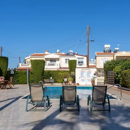 Apartment A Two Bedroom Pool-side In